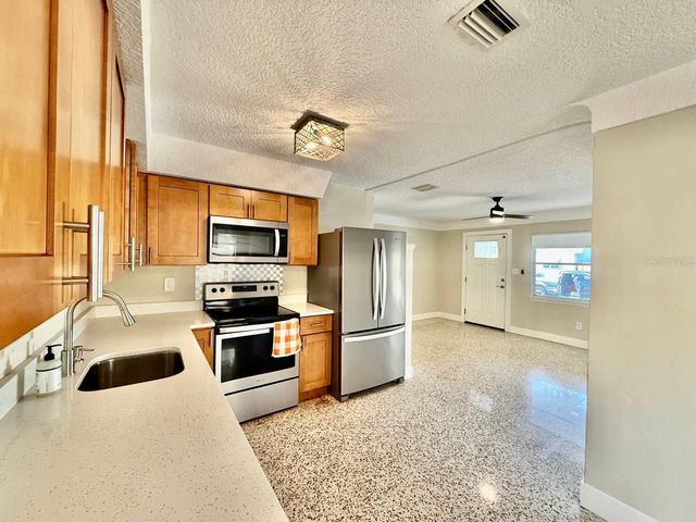 2918 10TH AVENUE N, St Petersburg, FL 33713