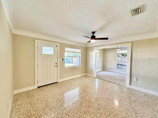 2918 10TH AVENUE N, St Petersburg, FL 33713