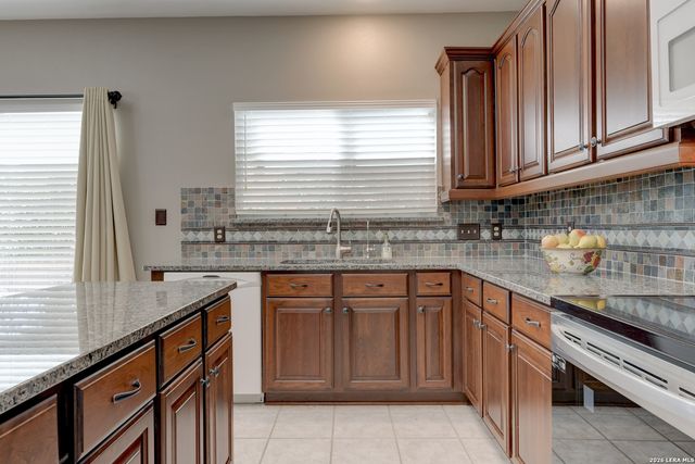 5 Greta Dr, San Antonio, TX 78248