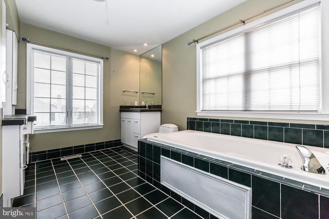 331 BRISTOL CIR, Exton, PA 19341