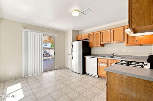 12511 Flora Alba Drive, El Paso, TX 79928