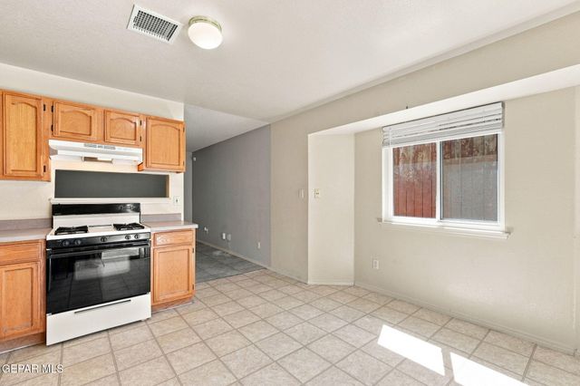 12511 Flora Alba Drive, El Paso, TX 79928