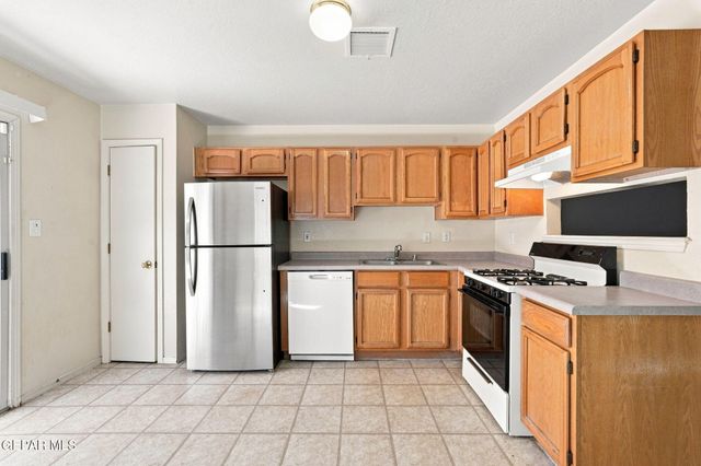 12511 Flora Alba Drive, El Paso, TX 79928