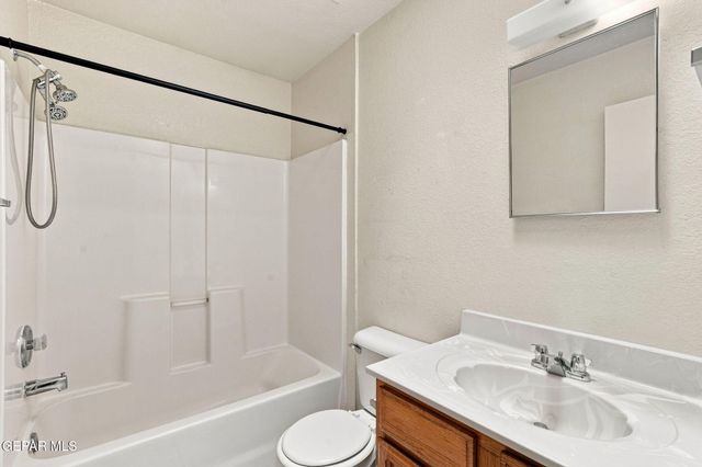 12511 Flora Alba Drive, El Paso, TX 79928