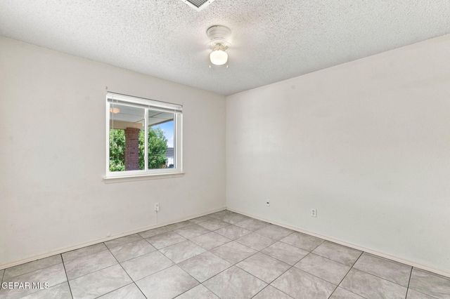 12511 Flora Alba Drive, El Paso, TX 79928