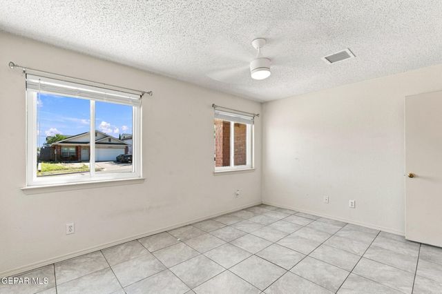 12511 Flora Alba Drive, El Paso, TX 79928