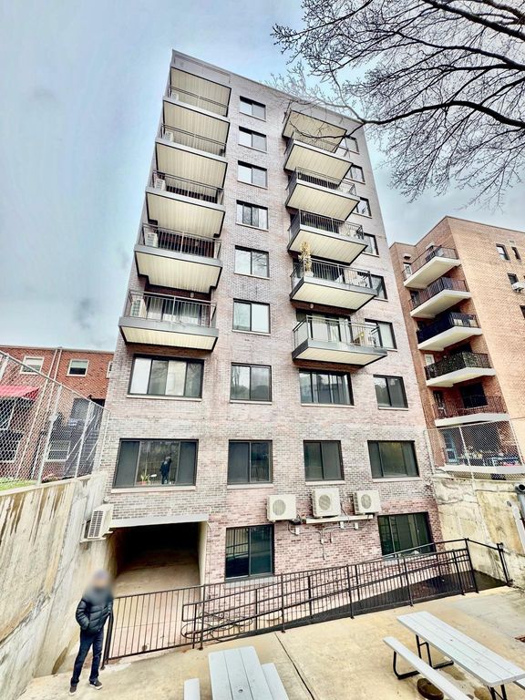 3641 Johnson Avenue, Bronx, NY 10463