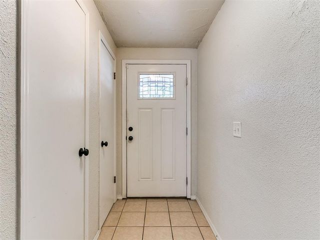 1300 Knollwood Terrace, Moore, OK 73160