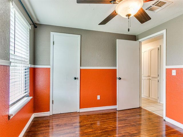 1300 Knollwood Terrace, Moore, OK 73160