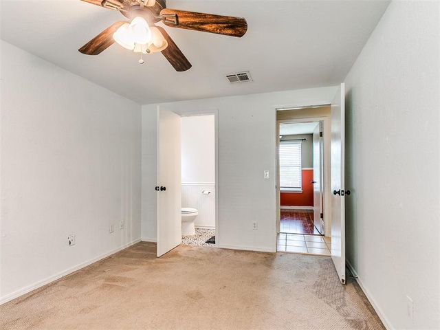 1300 Knollwood Terrace, Moore, OK 73160