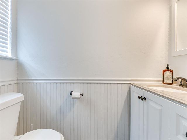 1300 Knollwood Terrace, Moore, OK 73160