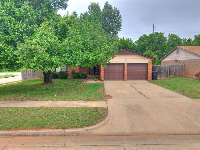 1300 Knollwood Terrace, Moore, OK 73160