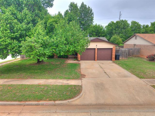 1300 Knollwood Terrace, Moore, OK 73160