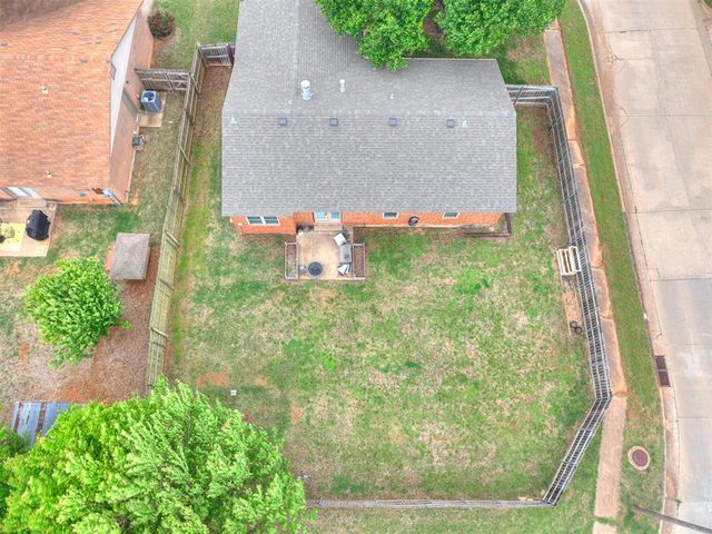 1300 Knollwood Terrace, Moore, OK 73160