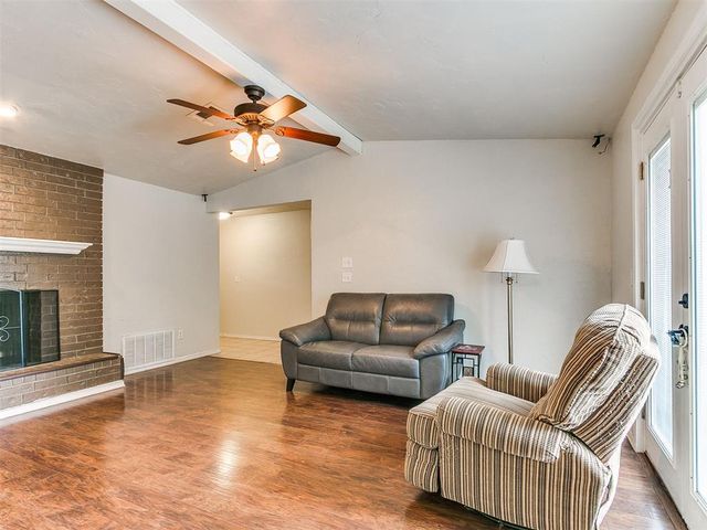 1300 Knollwood Terrace, Moore, OK 73160