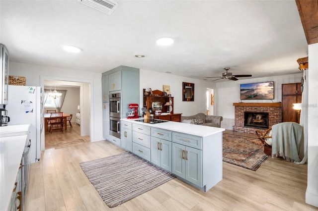 8212 SUNNY VALE PLACE, Tampa, FL 33615
