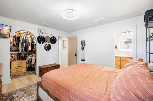 8212 SUNNY VALE PLACE, Tampa, FL 33615