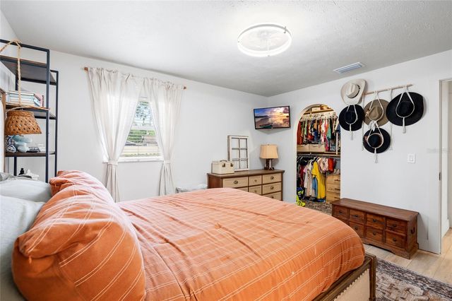 8212 SUNNY VALE PLACE, Tampa, FL 33615