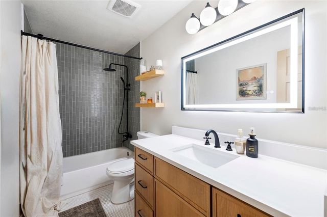 8212 SUNNY VALE PLACE, Tampa, FL 33615