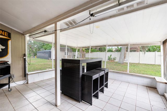 8212 SUNNY VALE PLACE, Tampa, FL 33615