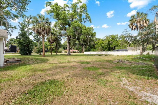 8212 SUNNY VALE PLACE, Tampa, FL 33615