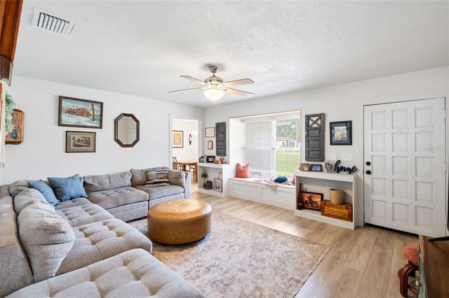 8212 SUNNY VALE PLACE, Tampa, FL 33615