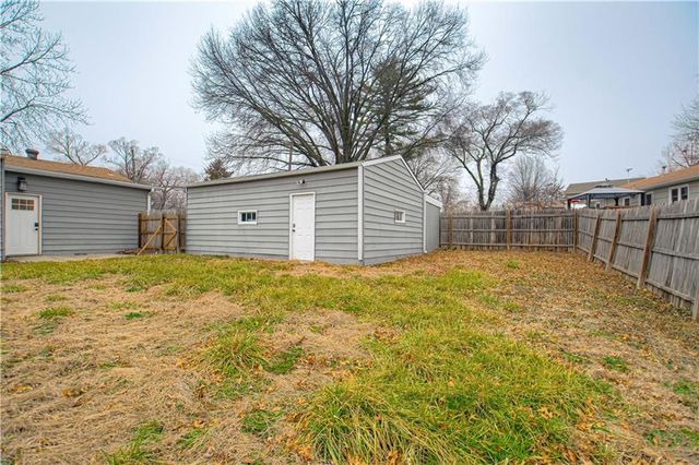 7909 N Pennsylvania Avenue, Kansas City, MO 64118