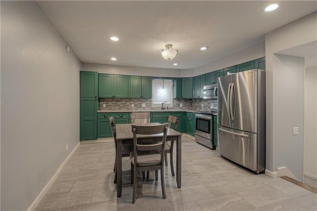 7909 N Pennsylvania Avenue, Kansas City, MO 64118