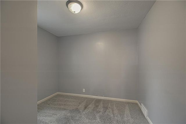 7909 N Pennsylvania Avenue, Kansas City, MO 64118