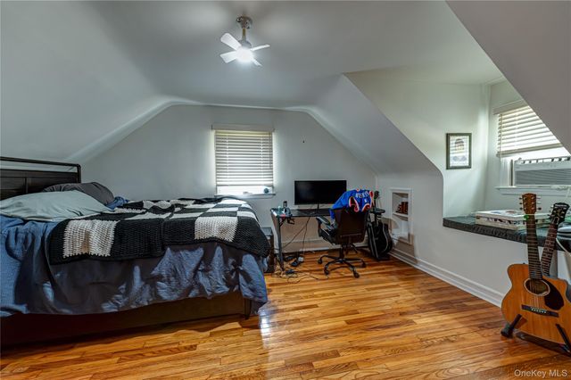 253 Melbury Road, Babylon, NY 11702
