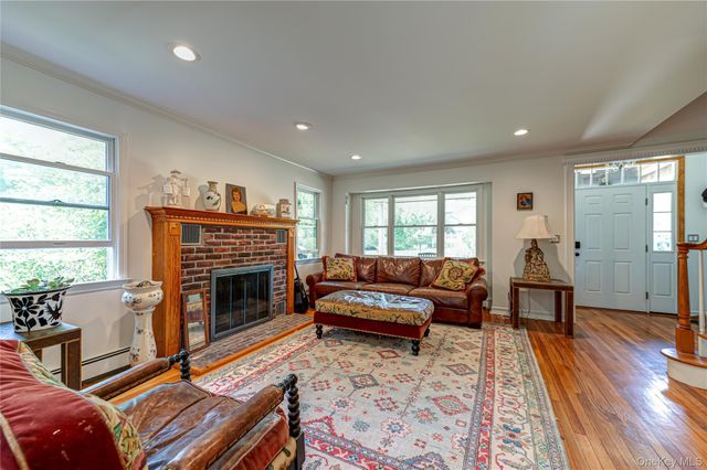 253 Melbury Road, Babylon, NY 11702