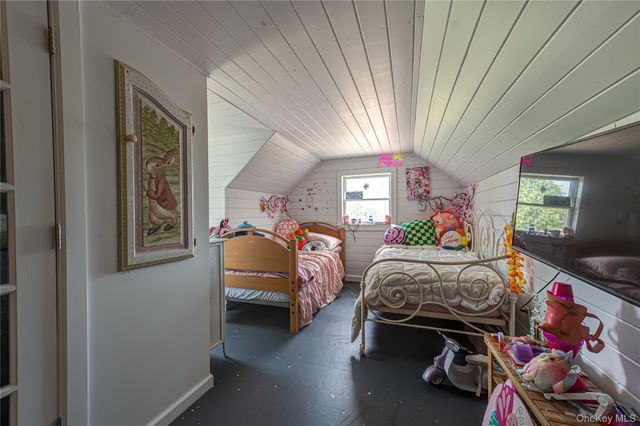 253 Melbury Road, Babylon, NY 11702