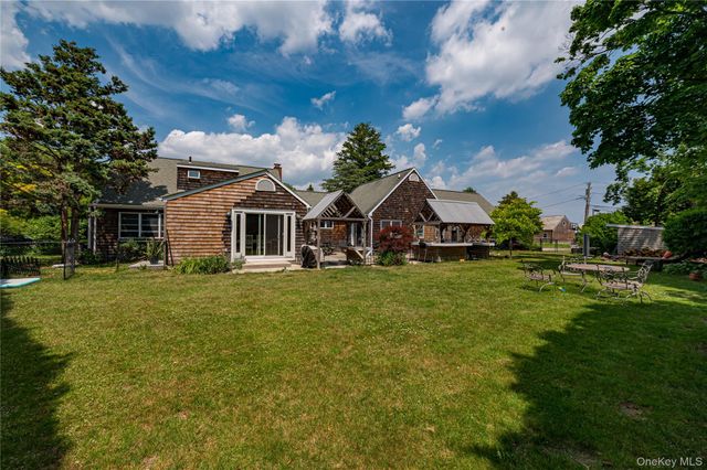 253 Melbury Road, Babylon, NY 11702