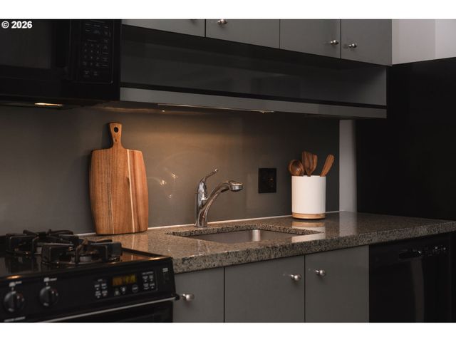 1030 Nw 12TH Ave 415, Portland, OR 97209