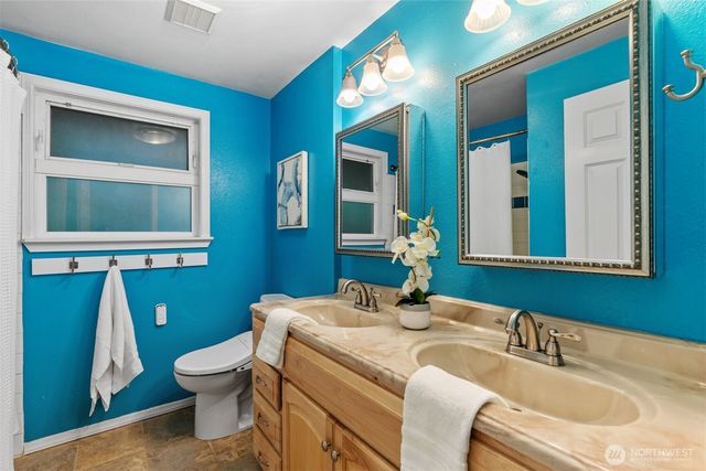 15612 38th Avenue NE, Lake Forest Park, WA 98155