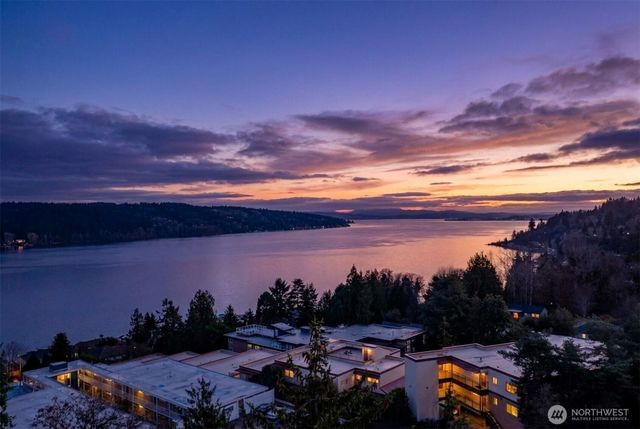 15612 38th Avenue NE, Lake Forest Park, WA 98155