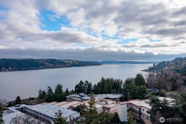 15612 38th Avenue NE, Lake Forest Park, WA 98155