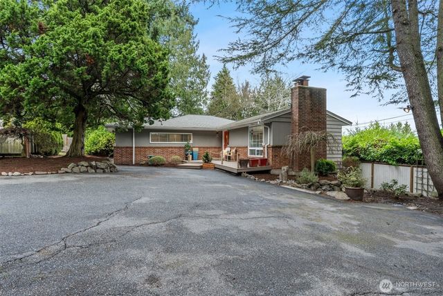 15612 38th Avenue NE, Lake Forest Park, WA 98155