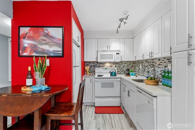 15612 38th Avenue NE, Lake Forest Park, WA 98155