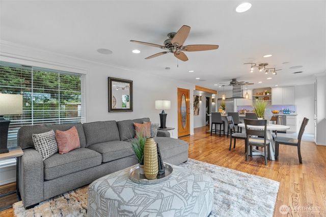 15612 38th Avenue NE, Lake Forest Park, WA 98155