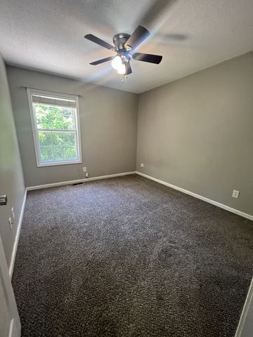 924 Granny White Rd, Clarksville, TN 37040