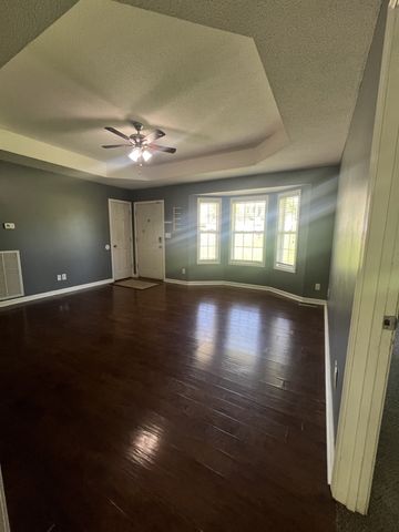 924 Granny White Rd, Clarksville, TN 37040