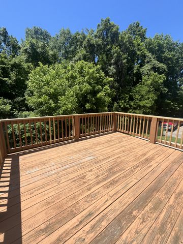 924 Granny White Rd, Clarksville, TN 37040