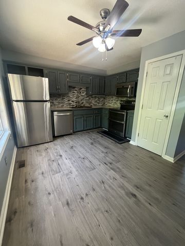 924 Granny White Rd, Clarksville, TN 37040