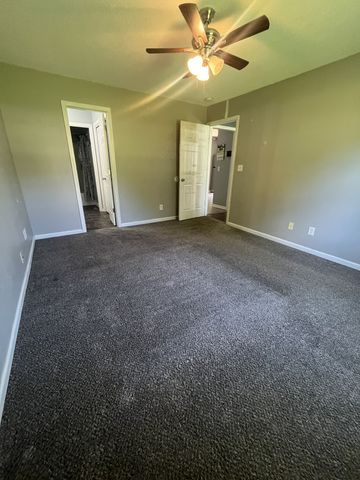 924 Granny White Rd, Clarksville, TN 37040