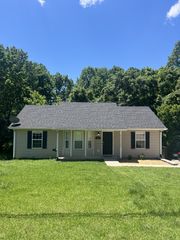 924 Granny White Rd, Clarksville, TN 37040