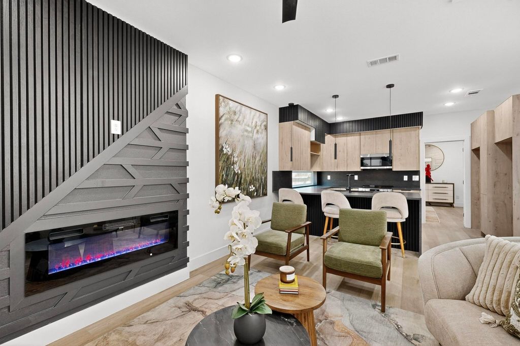 2411 Hooper Street, Dallas, TX 75215