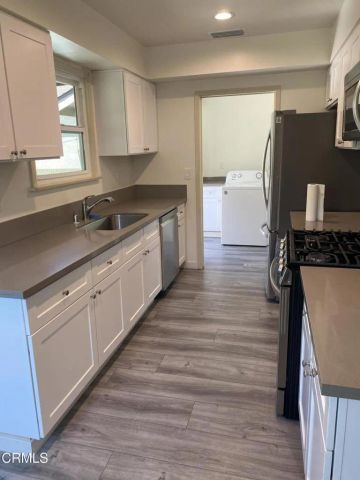 1523 N Grand Oaks Avenue, Pasadena, CA 91104
