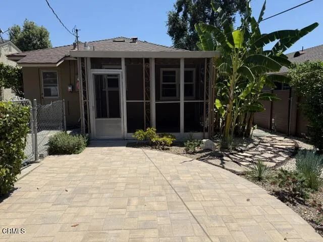 1523 N Grand Oaks Avenue, Pasadena, CA 91104