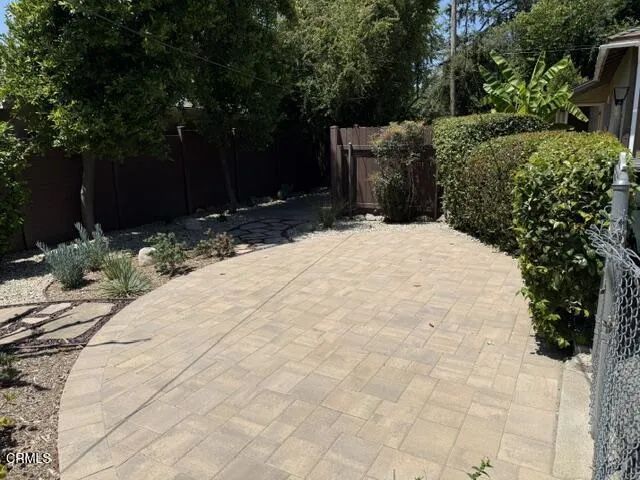 1523 N Grand Oaks Avenue, Pasadena, CA 91104